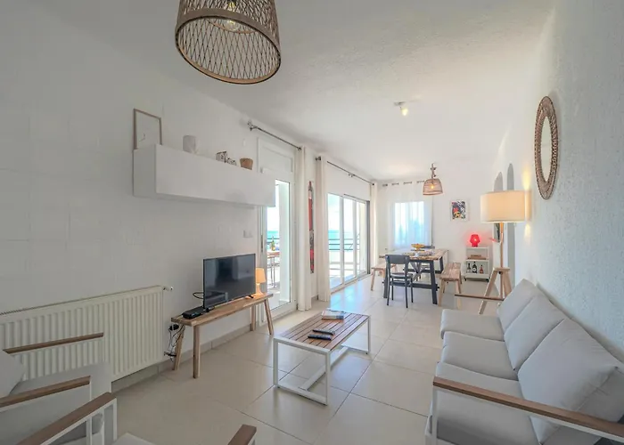 House In With Private Pool & Garden