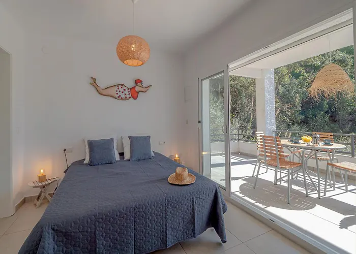 펜션 House In With Private Pool & Garden