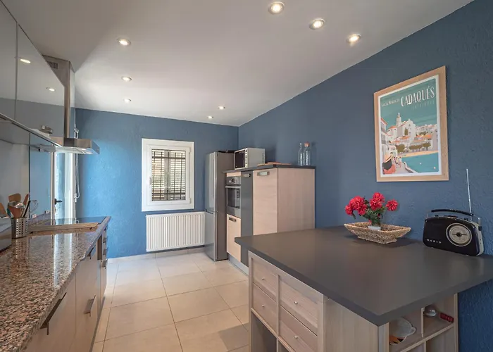 House In With Private Pool & Garden 펜션 *