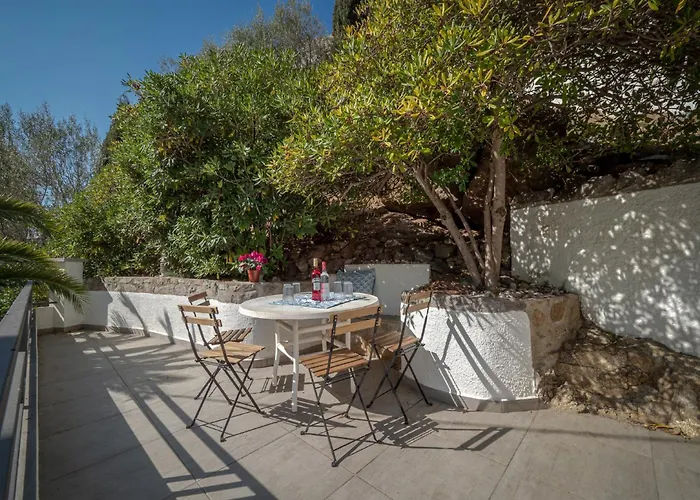 House In With Private Pool & Garden 펜션