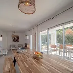 House In With Private Pool & Garden Roses