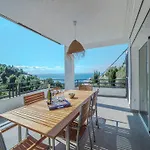 House In With Private Pool & Garden Holiday home *