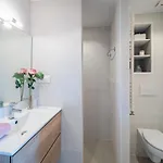 Holiday home House In With Private Pool & Garden Roses