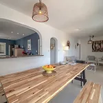 House In With Private Pool & Garden