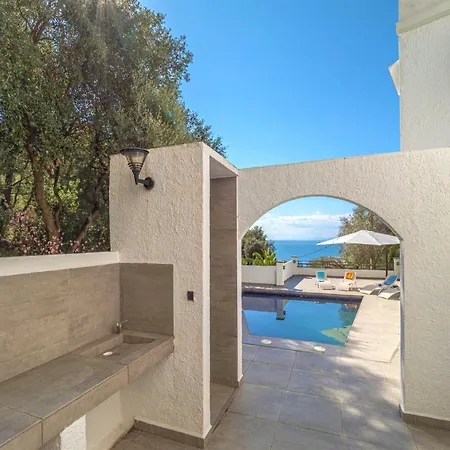 House In With Private Pool & Garden * Rosas