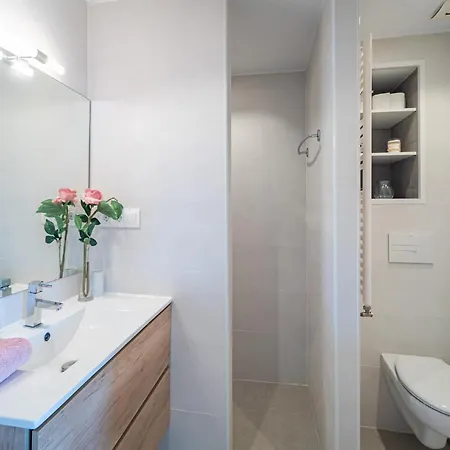 Ferienhaus House In With Private Pool & Garden Roses