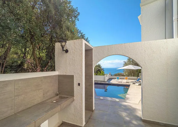 House In With Private Pool & Garden * Rosas