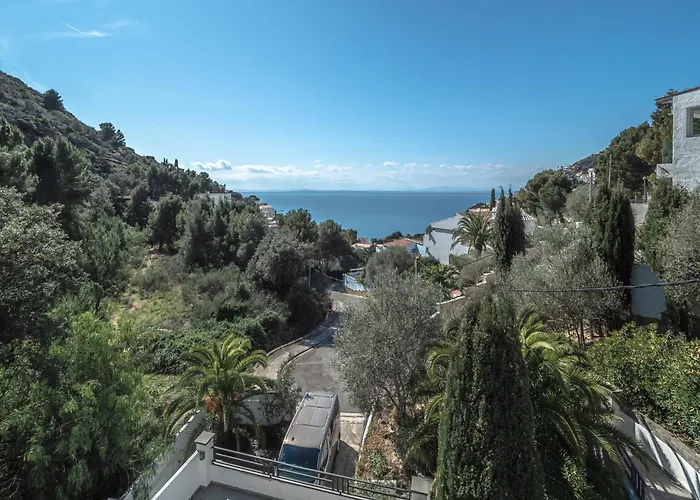 Сasa de vacaciones House In With Private Pool & Garden Rosas